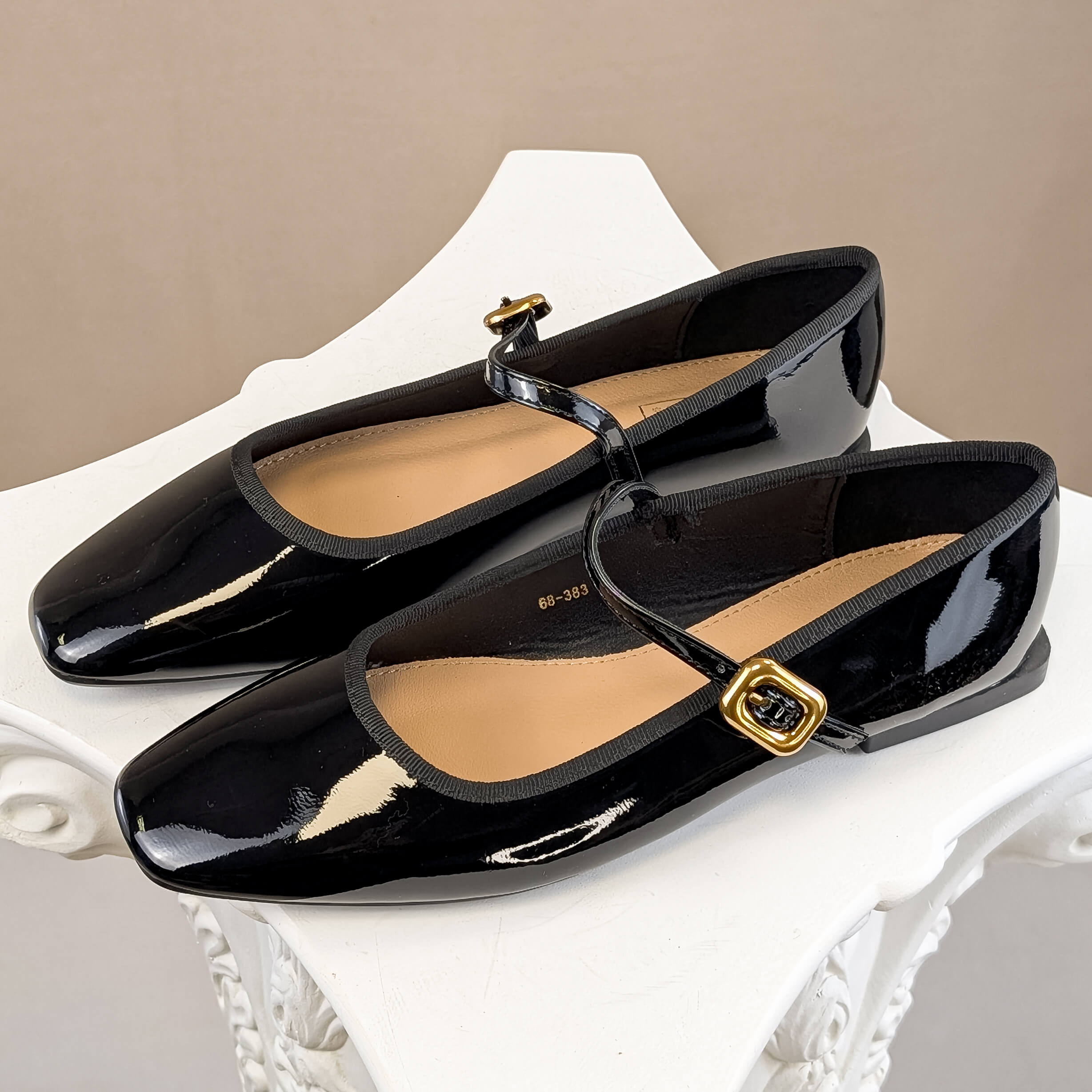 Schwarze Mary Jane Ballerinas