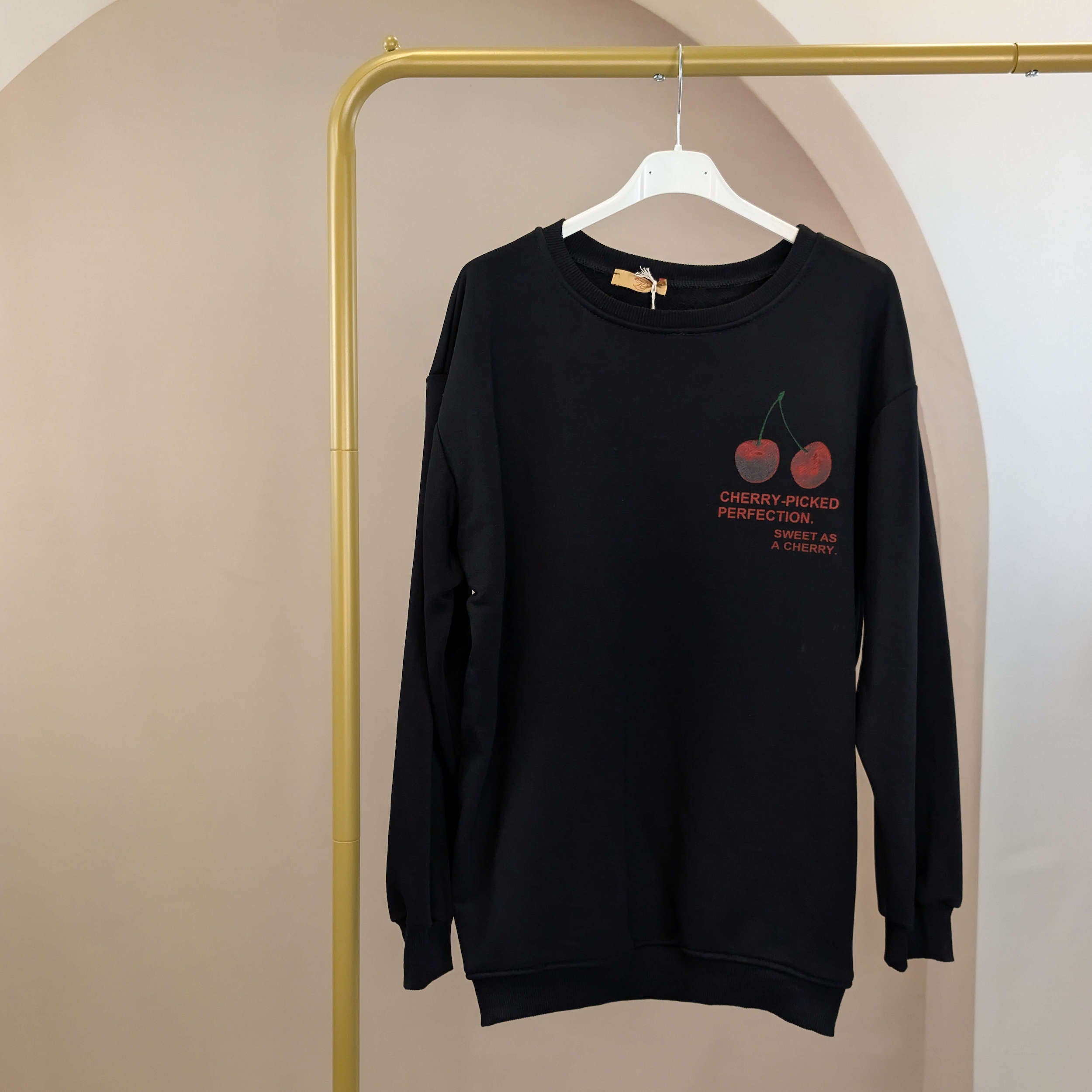 Cherry Perfection Sweatshirt - Schwarz